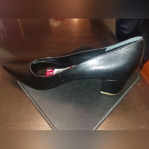 Calvin Klein Women’s Nita Pointy Toe Pumps  - Dress Shoes - Black